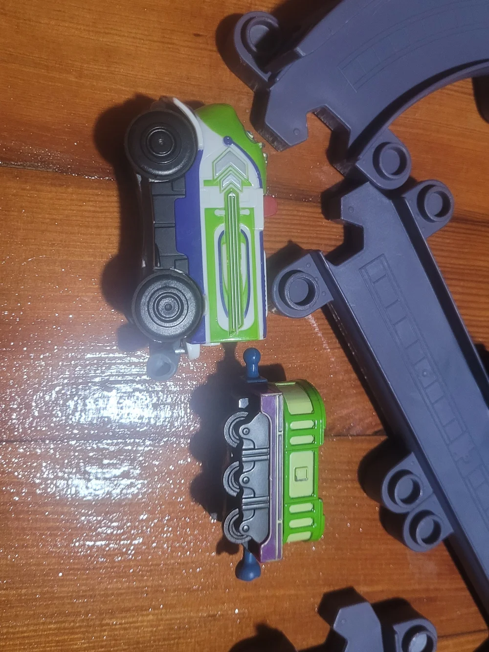 OBO Chuggington StackTrack “Drop and Load Dash” / Loading Dock Set – TOMY
